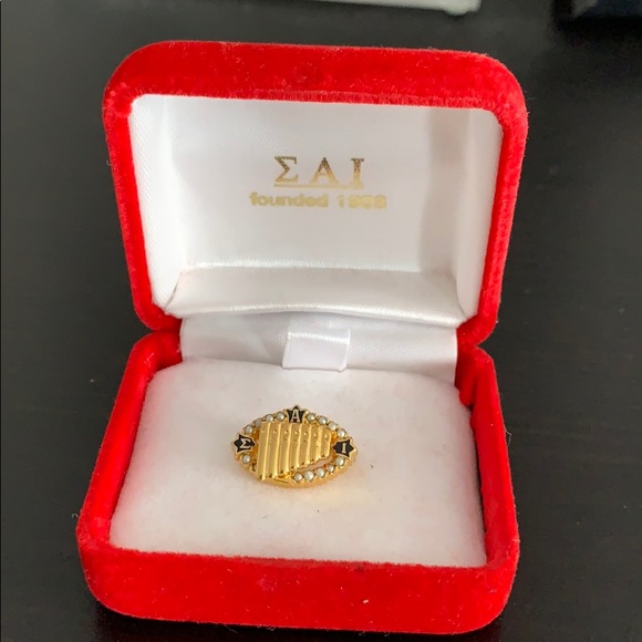 Jewelry - Sigma Alpha Iota Badge